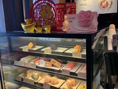 面包甜点陈列柜-麦当劳(新闸路店)