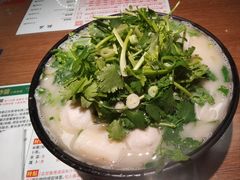 浓汤鱼汁小锅米线-肥汁米蘭香港米线(定西路店)