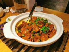 马仕金牌肥肠煲-马仕玖煲·融合菜·酥不腻烤鸭(人大店)