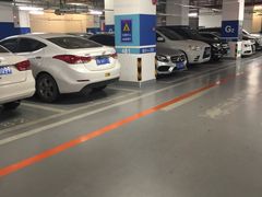 -虹桥天地-停车场