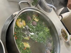 牛骨清汤锅底-三头牛·潮汕牛肉生蚝火锅 (夏湾店)