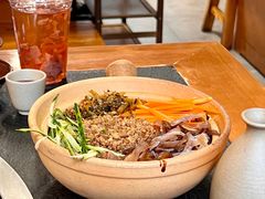 七彩云南拌米线-阿山卓·野生菌火锅·纳西火塘烤肉