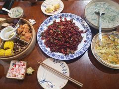 -黄桷树曹家私房菜(江与城店)