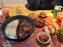 -赵美丽·重庆社区火锅·直营店(火车东站·中豪国际店)