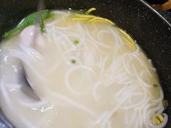 -云海肴·汽锅鸡·云南菜(天山百盛优客店)