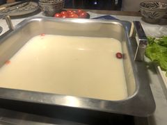 -尚尚仙·酸汤猪手·猪肚鸡火锅(华联万柳购物中心店)