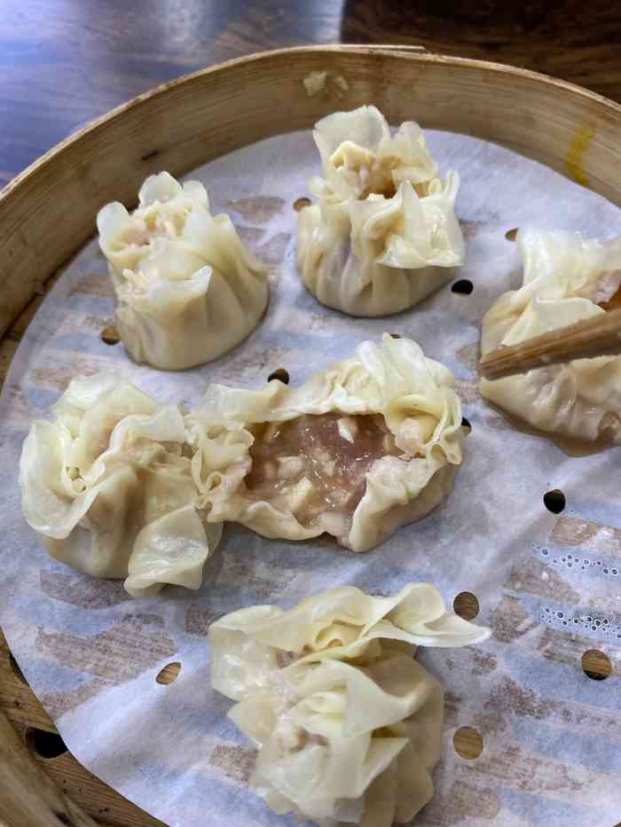 桐桥烧麦(桐乡店)-"环境还不错,冬天有暖气,很暖和,牛肉粉丝.