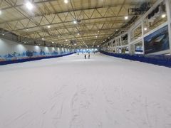 -乔波室内滑雪场