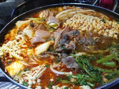 部队锅-MI WU FACTORY米屋美食工厂餐厅(绿地店)