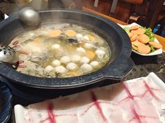 -景明轩•养生酸汤鱼火锅 云贵鲜菌 现舂野果酸汤(王寨小区店)