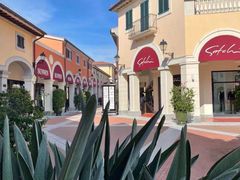 -佛罗伦萨小镇广佛名品奥特莱斯(疏港路店)