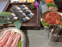 -围炉肉舍丹东海鲜烤肉·烤活鳗(步行街店)