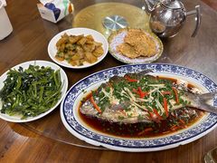 -芦茨金富饭庄·25年老字号·专做稻草鸡