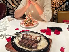 -Mogul Eatery·大亨餐酒馆