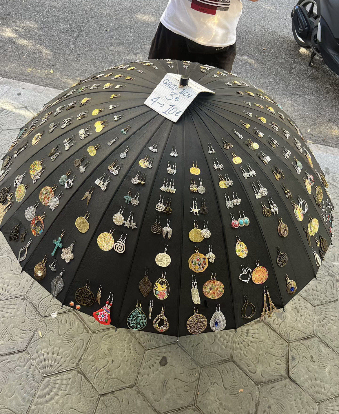 伞搭起的小世界
