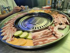 -哈哈碳都·牛肋条无限自助烤肉(台江万达店)