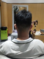 -首脑美发沙龙