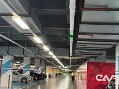 -奥特莱斯停车场