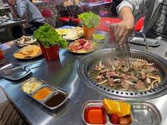 -马路牙子烧烤音乐酒馆(望京店)