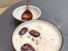 椰汁银耳炖桃胶-小团圆糖水铺(襄阳南路店)