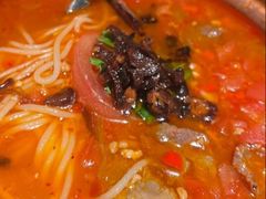 -毛辣果·贵州红酸汤牛肉火锅(西单店)