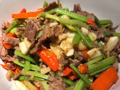 卜辣椒芹菜炒黄牛肉-农耕记·湖南土菜(海上世界店)