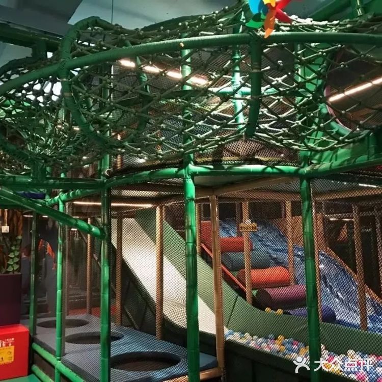 遛娃推荐[糖果]迷宫式游乐园