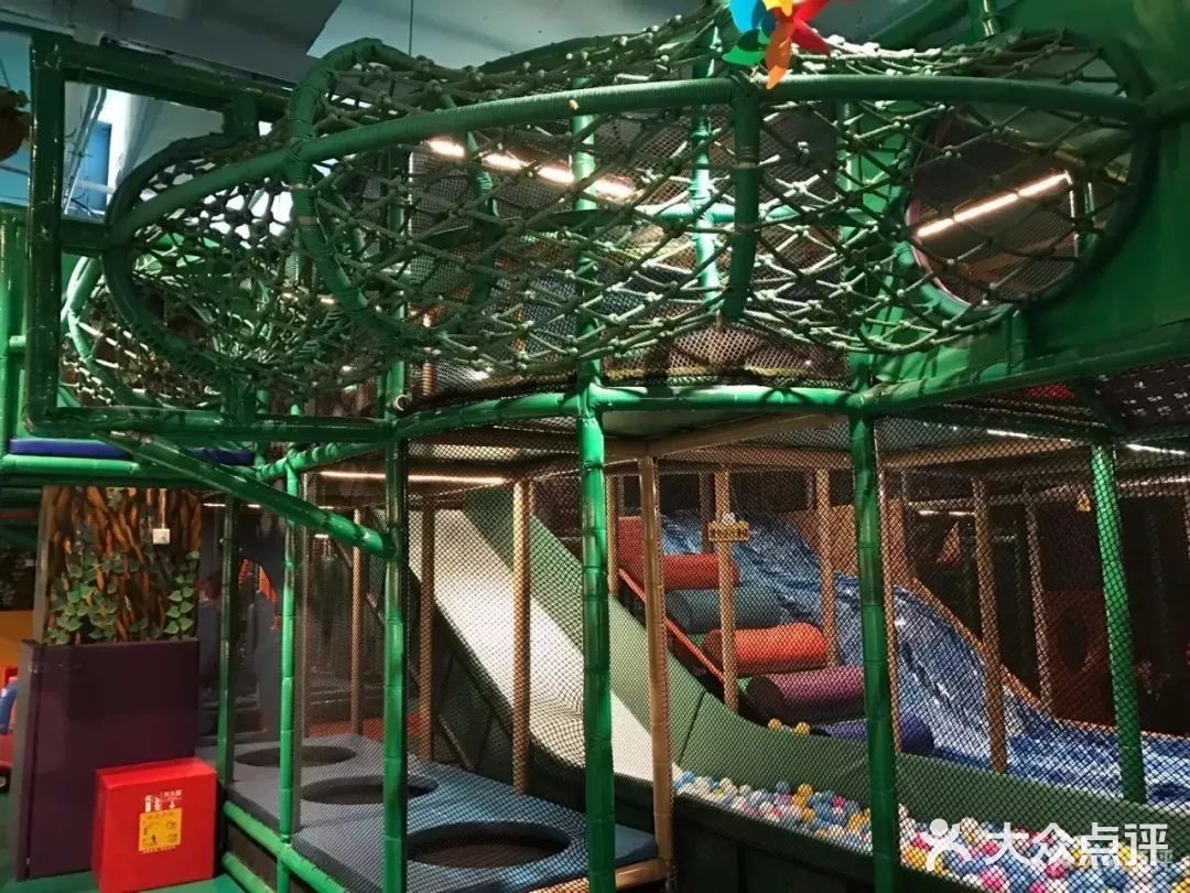 遛娃推荐[糖果]迷宫式游乐园