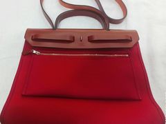 -爱革·洗衣改衣·洗鞋修鞋·洗包修包·奢侈品护理(宝地广场店)