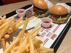 -The Habit Burger Grill 哈比特汉堡(复兴soho店)