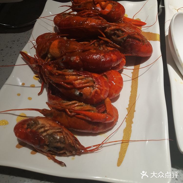 闺蜜在这里上班，几个月的疫情禁锢了对美食的冲动