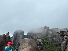 -黄山光明顶山庄
