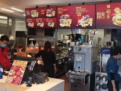 -麦当劳(中二横路店)