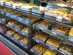 面包甜点陈列柜-采芝斋(延安路店)