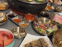 -围炉肉舍丹东海鲜烤肉·烤活鳗(步行街店)