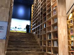 -新华书店(解放中路店)