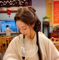 -一揽芳华汉服旗袍体验馆(拙政园店)
