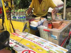 -詹爷爷乌节路街头冰淇淋