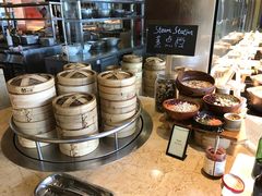 蒸点档-大中华希尔顿酒店-念自助餐·嗨啤·小龙虾