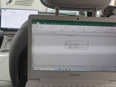 -小鹏汽车(上海静安大融城店)