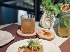 -Oasis Bar & Grill