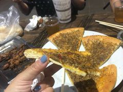 隔壁店的蒜蓉烤馕-清真·马峰烤肉(小学习北巷店)