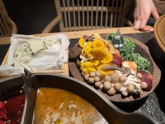 -三出山火锅(南京万象天地店)
