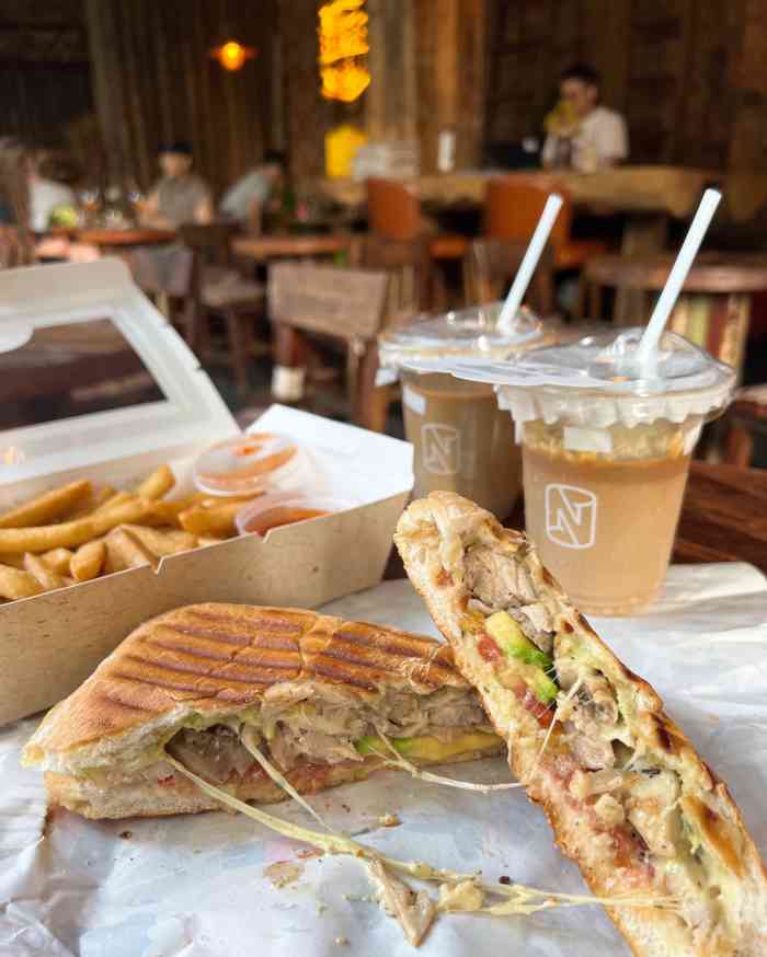 bites&brews(武定路店)-"路过无数次第一次来吃,一开始是被羊总种草.