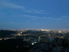-鬼笑石后山停车场