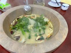 -姚记抚仙湖石锅鱼庄