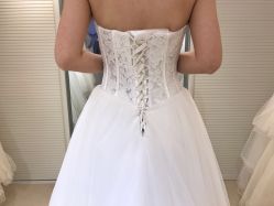 -Flora婚纱礼服定制租赁店