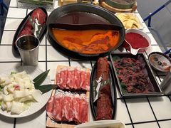 -鹿鸣山草本茶香火锅(园西路店)