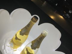 -The ROOF (通盈中心店)