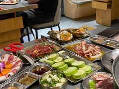 -围炉肉舍•炭烤活鳗•丹东海鲜烤肉(步行街店)